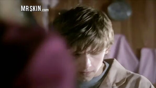 Асар том хөхтэй хар дэгдээхэйг өнөөдөр хөмөрсөн байна