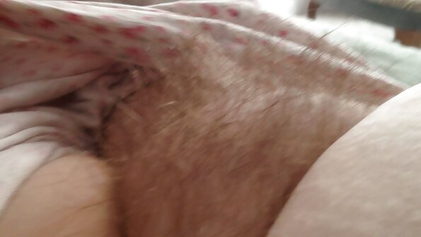 Нь халуун гичий авч байна галзуугийн нь түүний kedi дээр орон дээр нэлээд хэцүү